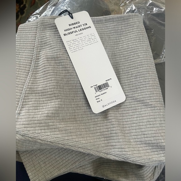 Alo high waisted 7/8 blissful legging Sz S - Picture 2 of 2